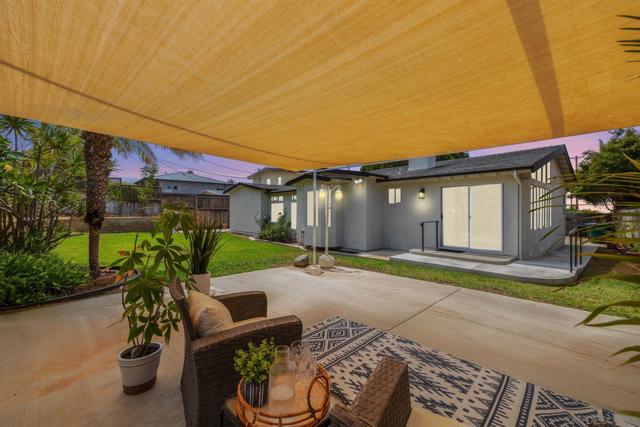 3560 Donna Dr, Carlsbad CA: https://media.crmls.org/mediaz/ee29f4e9-d811-4492-b0d3-f00c949bb32a.jpg
