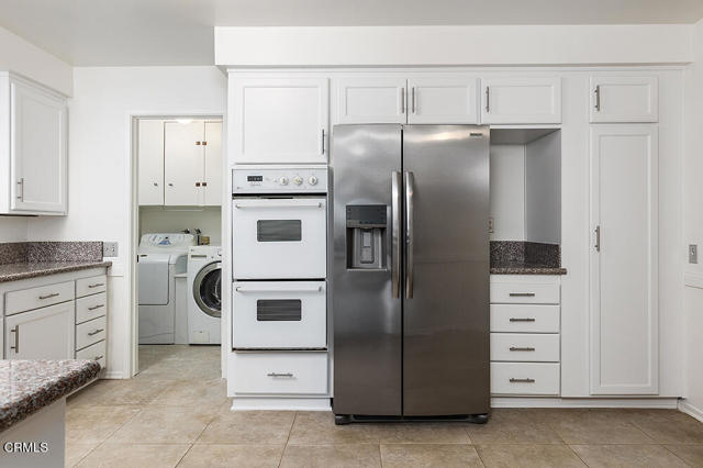 Detail Gallery Image 11 of 27 For 9645 Woodley Ave, North Hills,  CA 91343 - 3 Beds | 2 Baths