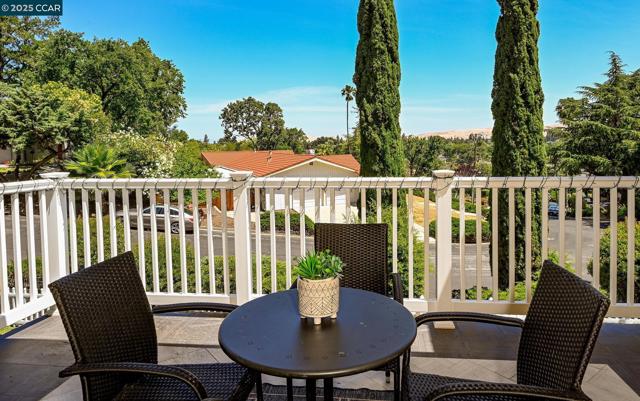 3698 De Rosa Ct, Concord CA: https://media.crmls.org/mediaz/ee2ac5c8-5d97-4b33-a4f9-9440d36380ae.jpg