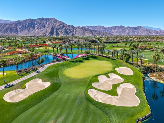 80675 Via Portofino, La Quinta CA: https://media.crmls.org/mediaz/ee2c0caf-e5e5-4982-b373-1fb0d3406c38.jpg