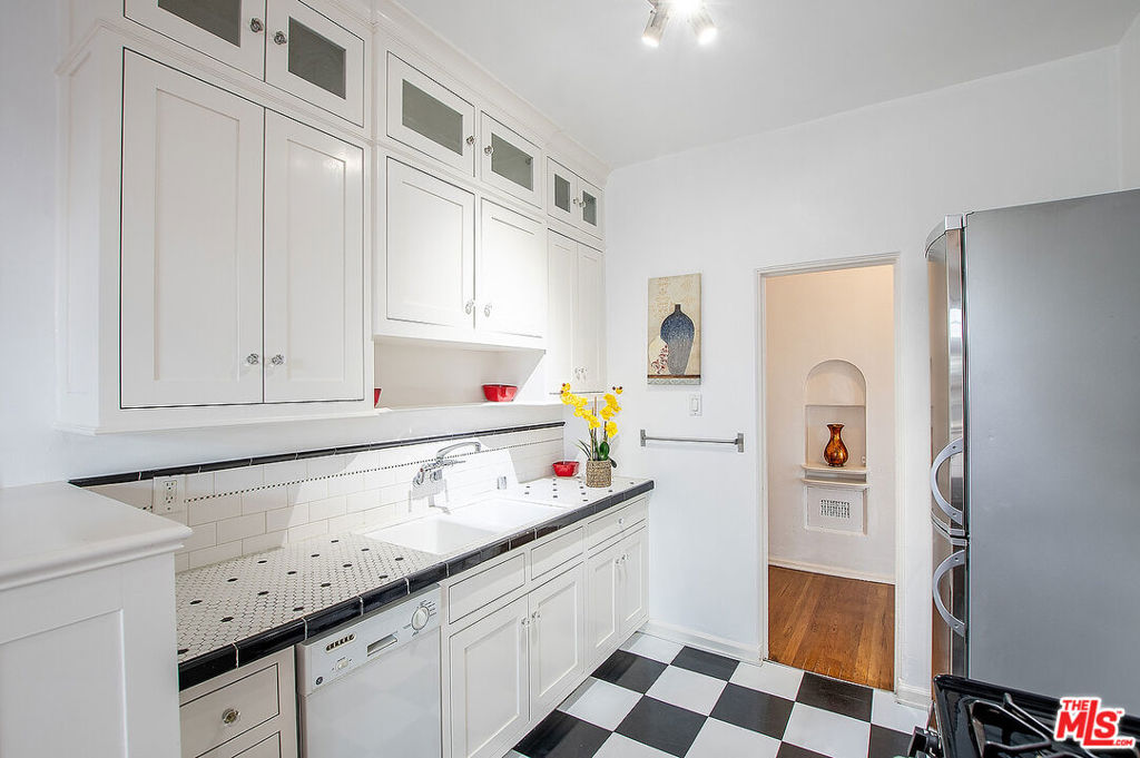 MLS #25550861 img 14