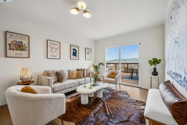471 JOOST AVENUE, San Francisco CA: https://media.crmls.org/mediaz/ee2cd2b0-0fb8-4648-a26e-9a78e95364ef.jpg