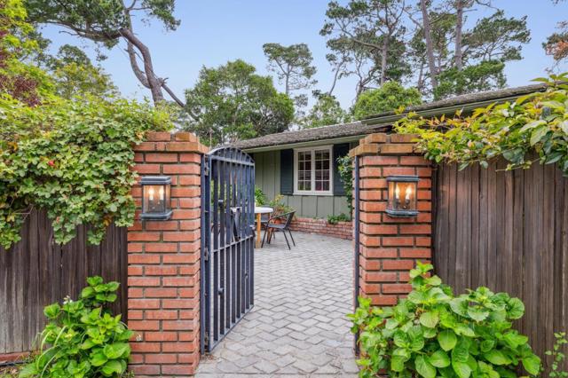 0 Pine Ridge Way, Carmel CA: https://media.crmls.org/mediaz/ee2cdc9c-b8cd-4b7e-aaaf-7a95eaf66ae6.jpg