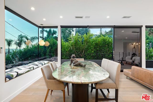 2164 Sunset Plaza Drive, Los Angeles CA: https://media.crmls.org/mediaz/ee2ce1ab-1f89-4892-8d7d-548e123d6ec0.jpg
