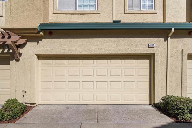 4165 Cortina Ct, Pleasanton CA: https://media.crmls.org/mediaz/ee2d081a-bb99-468d-bf51-9bca156aa553.jpg
