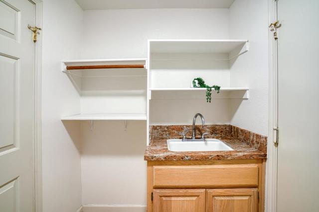 18 Foothill Place, Pleasanton CA: https://media.crmls.org/mediaz/ee2d7227-4273-41b0-bf19-360aee14785b.jpg