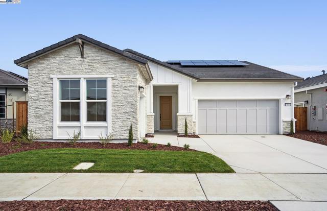 17654 Brightwood Avenue, Lathrop CA: https://media.crmls.org/mediaz/ee2d80cd-dfad-4d70-8386-09f98e315f87.jpg
