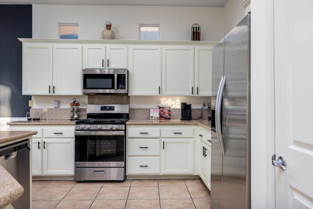 49527 Wayne Street, Indio CA: https://media.crmls.org/mediaz/ee2da0a4-f319-435d-ad3e-f9f973470cf4.jpg