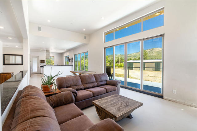 Image 31 of 83 For 28990 Bonita Vista Road