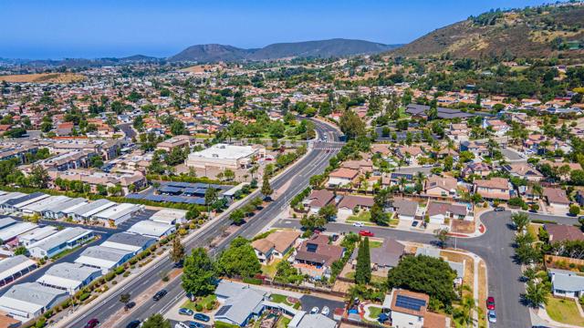 Detail Gallery Image 22 of 26 For 1702 Rosemary Ct, Escondido,  CA 92026 - 2 Beds | 2 Baths