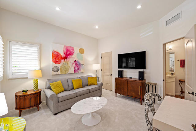 212 S Montgomery Street, Ojai CA: https://media.crmls.org/mediaz/ee2eafb1-f2b1-4460-af57-d65e13e51ccb.jpg
