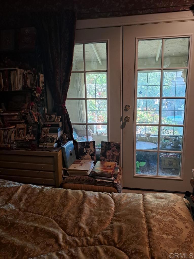 https://media.crmls.org/mediaz/ee2f1643-9e49-439c-93eb-e0669c24abe9.jpg?preset=X-Large