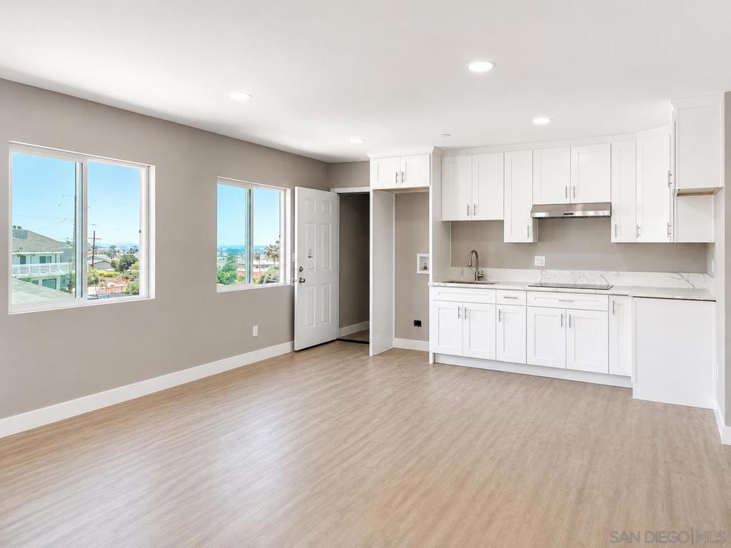 2421 Balboa Vista Dr - photo 2
