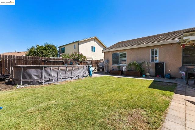 1126 Deerpark Rd, Oakley CA: https://media.crmls.org/mediaz/ee301e01-5fb2-4189-9467-75ba69eca7a5.jpg