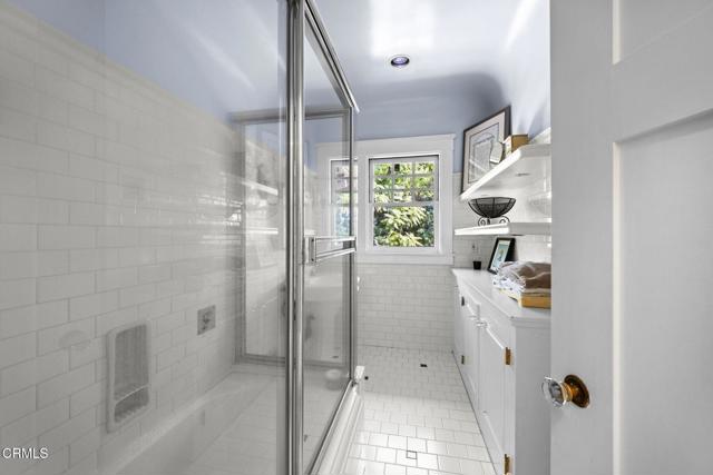 412 Oaklawn Avenue, South Pasadena CA: https://media.crmls.org/mediaz/ee301e35-b3a4-46c8-ad70-6293d559f042.jpg