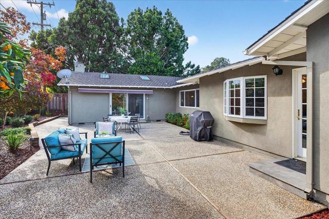 12058 CANDY Lane, Saratoga CA: https://media.crmls.org/mediaz/ee304da7-349d-4a15-858d-d11c459553f0.jpg