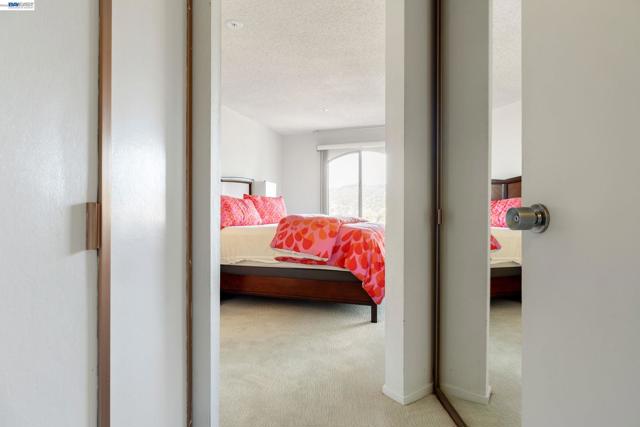 5405 Carlton St, Oakland CA: https://media.crmls.org/mediaz/ee306367-cf78-4d86-8db9-c0589d26cadd.jpg