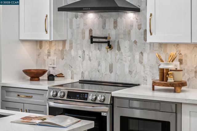 1736 Golden Rain Rd, Walnut Creek CA: https://media.crmls.org/mediaz/ee310fe5-68f1-4c03-a313-435243344860.jpg