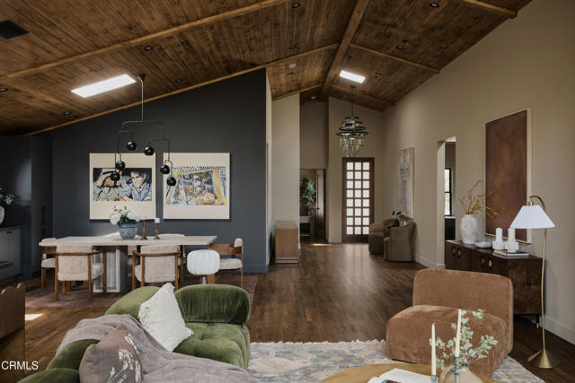 Detail Gallery Image 11 of 44 For 12406 La Maida St St, Los Angeles,  CA 91607 - 4 Beds | 4/1 Baths