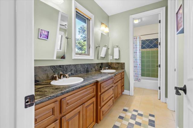 4116 Ashford Circle, Hollister CA: https://media.crmls.org/mediaz/ee320748-ab66-4328-8e82-b7a1c7883ad3.jpg