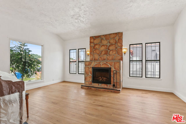 3722 Wellington Road, Los Angeles CA: https://media.crmls.org/mediaz/ee33b2c5-006a-4b94-9fb5-596f0b9daf50.jpg
