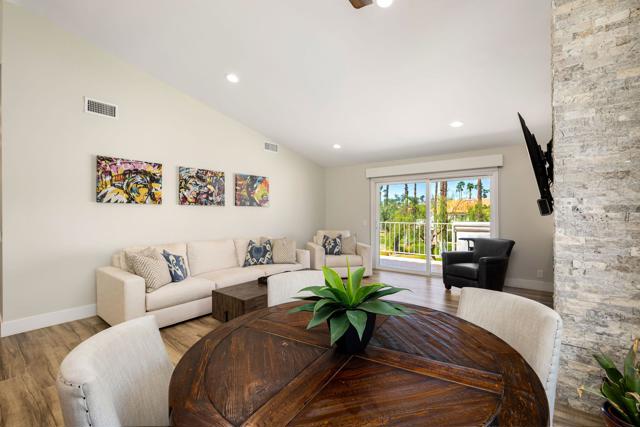 291 Vista Royale W Circle, Palm Desert CA: https://media.crmls.org/mediaz/ee33fdbd-948d-4e52-ab7d-bf09d1dda1a2.jpg