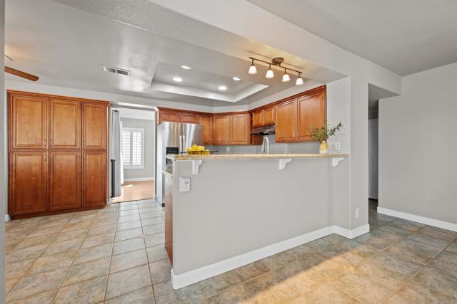 Detail Gallery Image 13 of 48 For 1449 Genoa Dr, Vista,  CA 92081 - 4 Beds | 2/1 Baths