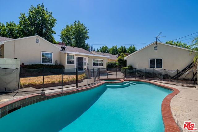 9253 Hayvenhurst Avenue, North Hills CA: https://media.crmls.org/mediaz/ee350f21-78d6-46bb-ad3a-d2ac3c59df7d.jpg