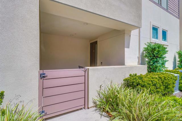 1875 Observation Way, Chula Vista CA: https://media.crmls.org/mediaz/ee35d152-dbcf-4085-b9b9-86501351f318.jpg