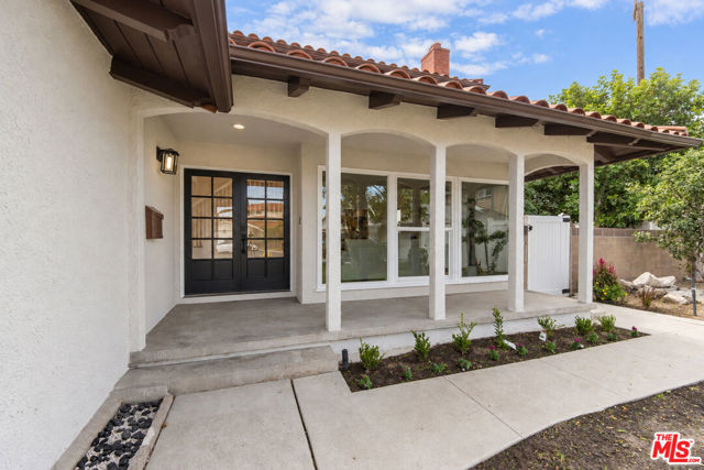 2128 Adona Drive photo 4