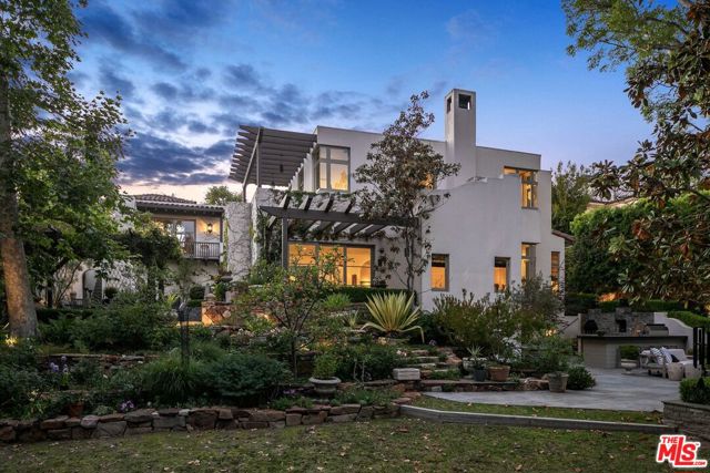 850 Muskingum Avenue, Pacific Palisades CA: https://media.crmls.org/mediaz/ee3676a0-fee8-4770-9734-b482bffda12e.jpg