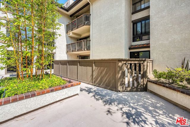 8600 Tuscany Avenue, Playa del Rey CA: https://media.crmls.org/mediaz/ee371f97-b05f-4ac1-8ba8-db40a6643500.jpg