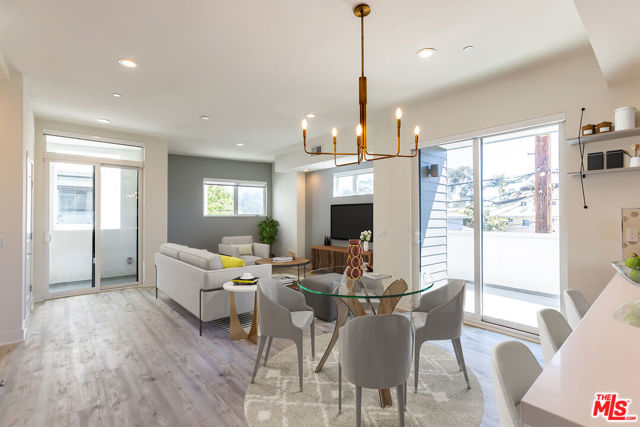 3309 Aria Lane, Los Angeles CA: https://media.crmls.org/mediaz/ee3865a9-fd55-409b-a9aa-83238502fe76.jpg