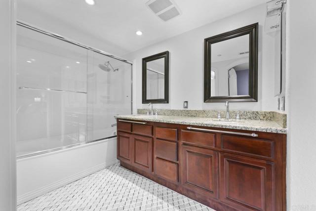 Detail Gallery Image 28 of 49 For 301 W G St #119,  San Diego,  CA 92101 - 2 Beds | 2/1 Baths
