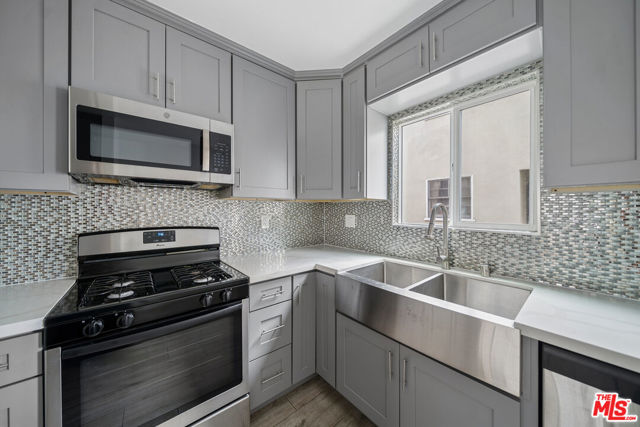 5341 Vantage Avenue, 3 photo 6