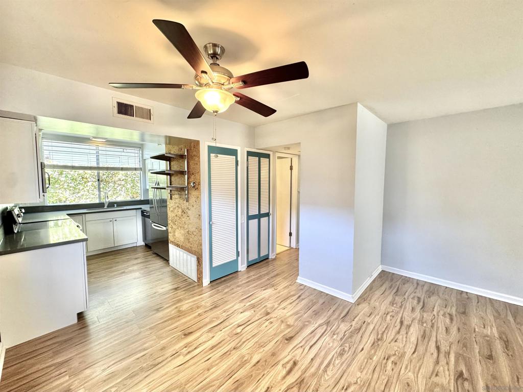 4076 Illinois Street - photo 11