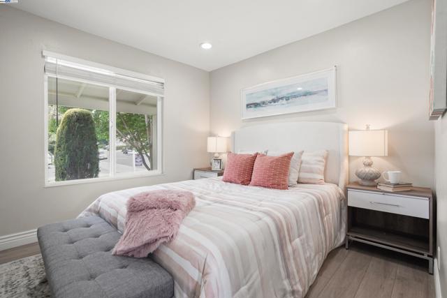 501 Amherst Ct, San Ramon CA: https://media.crmls.org/mediaz/ee39c08b-b312-4a80-8f8f-3ce2fd749a96.jpg