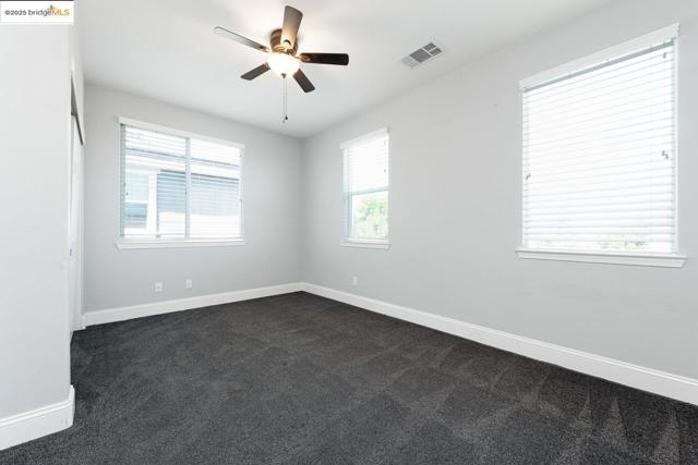 1604 Coventry Dr, Oakley CA: https://media.crmls.org/mediaz/ee39c580-7030-4cab-bf46-bc91e8aa442d.jpg