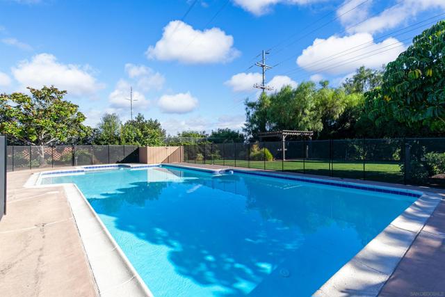 6641 Murray Park Dr, San Diego CA: https://media.crmls.org/mediaz/ee3a9eda-d0fd-42a8-bd68-8bd0e801bf03.jpg