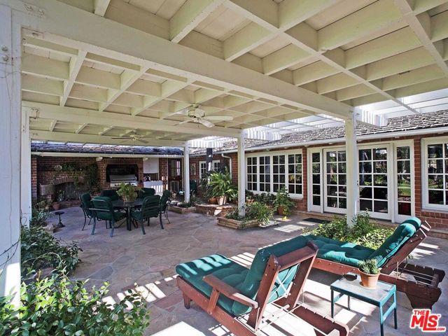 17545 Parthenia Street, Sherwood Forest CA: https://media.crmls.org/mediaz/ee3b3ebe-6fa9-4ace-9919-ae9c8a094fcd.jpg