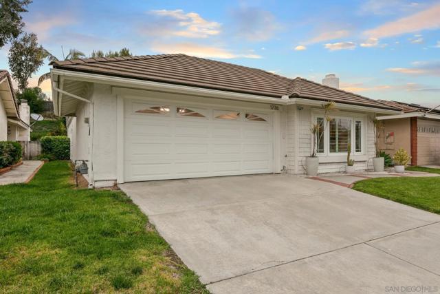 1736 Hill Top Lane, Encinitas CA: https://media.crmls.org/mediaz/ee3ba693-b4d4-4ad9-a627-82a2466b7250.jpg