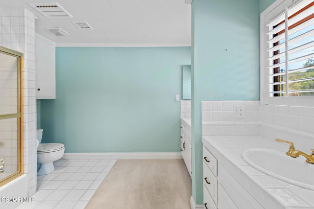 11 Inverness Road, Thousand Oaks CA: https://media.crmls.org/mediaz/ee3bc27f-39e3-4637-8895-6c92b4affa3b.jpg