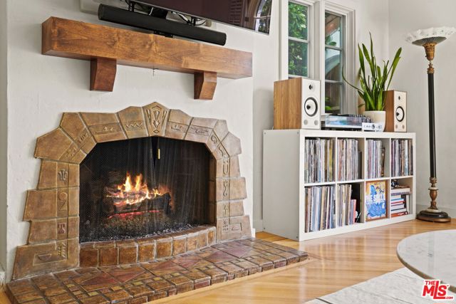 1618 S Durango Avenue, Los Angeles CA: https://media.crmls.org/mediaz/ee3c8119-9fb9-41e7-a444-fc20558afe3d.jpg