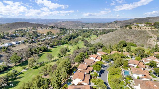 4022 Avenida Verano, Thousand Oaks CA: https://media.crmls.org/mediaz/ee3ce697-0cff-45e0-99ea-fb444402014c.jpg