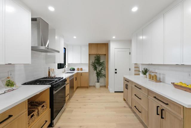 2766 Carolina Avenue, Redwood City CA: https://media.crmls.org/mediaz/ee3d282b-9d61-4462-a9f4-b66365c6b17c.jpg