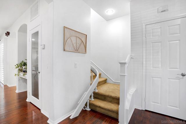 2361 porch swing st, Chula Vista CA: https://media.crmls.org/mediaz/ee3d2b10-7a1a-428a-8efc-fc6f81a3e28c.jpg