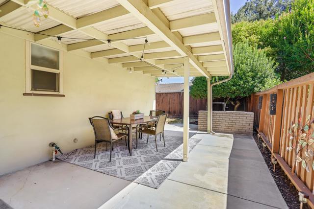 2139 Calabazas Boulevard, Santa Clara CA: https://media.crmls.org/mediaz/ee3d2f02-0ce7-4bed-819c-367ce88b7b9a.jpg