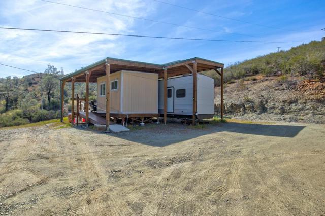 17997 Del Puerto Canyon Road, Patterson CA: https://media.crmls.org/mediaz/ee3d3046-d248-4919-867e-2efffbdacc64.jpg