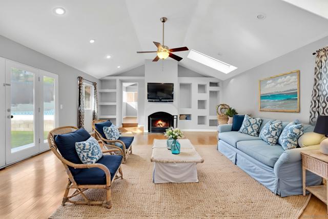 5170 Randlett Dr, La Mesa CA: https://media.crmls.org/mediaz/ee3ddfa0-a767-432e-a13f-ea7e8a047066.jpg