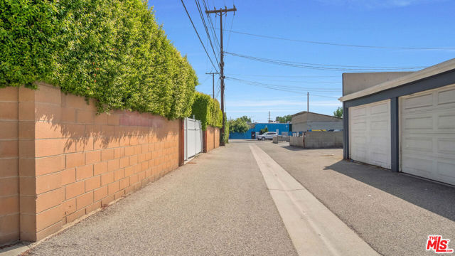 3 Bed Home for Sale in Burbank, California